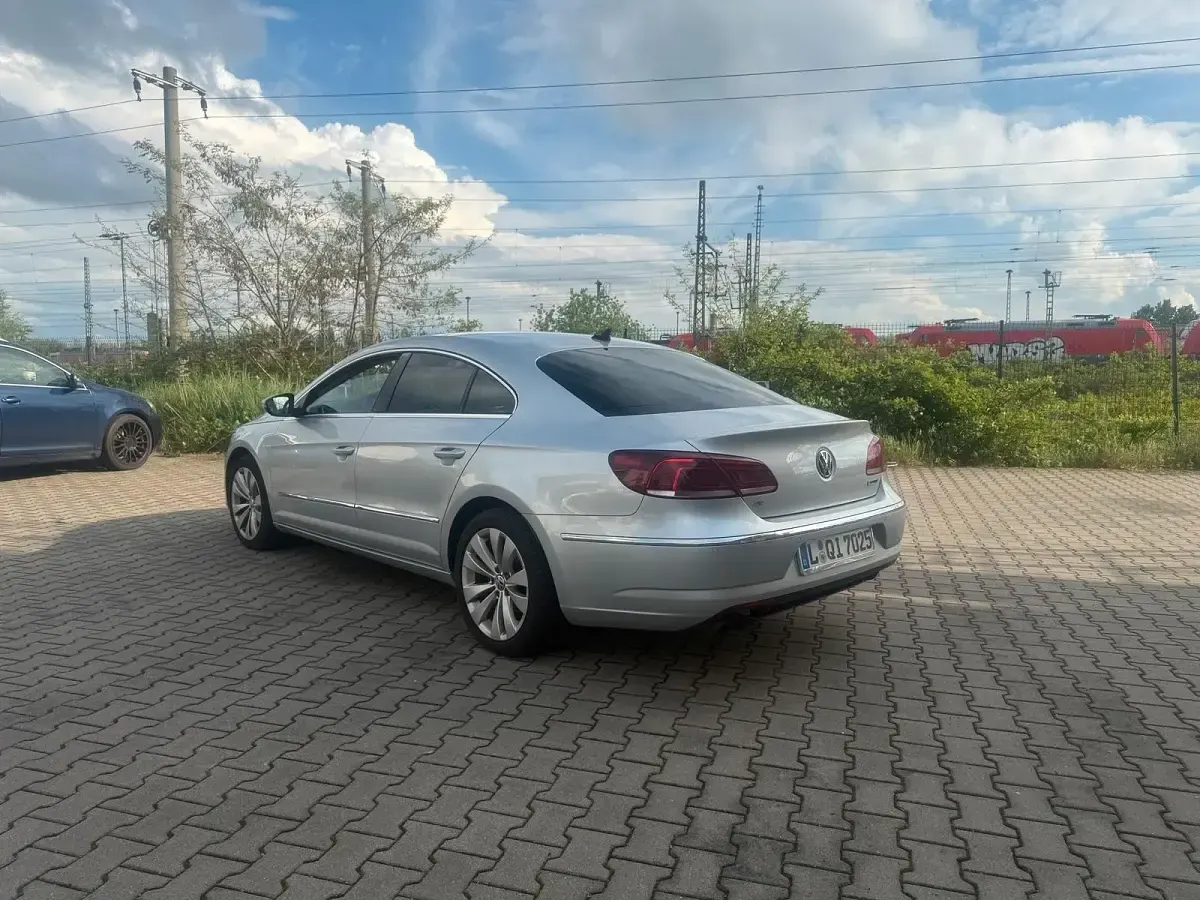 Gebraucht VW Passat 160 PS (117 kW) 2015 Silber Coupé