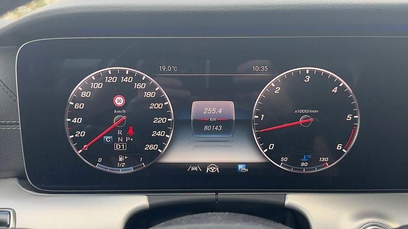Schwarz Gebraucht 2018 Mercedes E350 Avantgarde Coupé | 33.800 € (Fairer Preis) - Bild 1/4