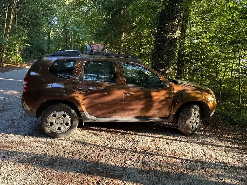 Gebraucht Dacia Duster Lauréate 125 PS (91 kW) 2014 Braun SUV
