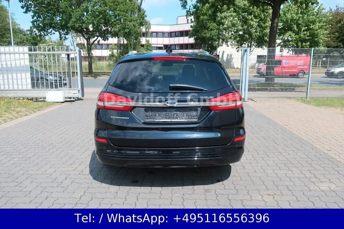 Gebraucht Ford Mondeo Titanium 150 PS (110 kW) 2020 Schwarz Kombi