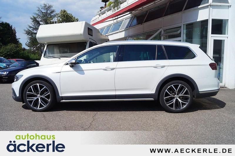 Gebraucht VW Passat Alltrack 190 PS (139 kW) 2019 Oryxwhite perlmutteffekt Kombi