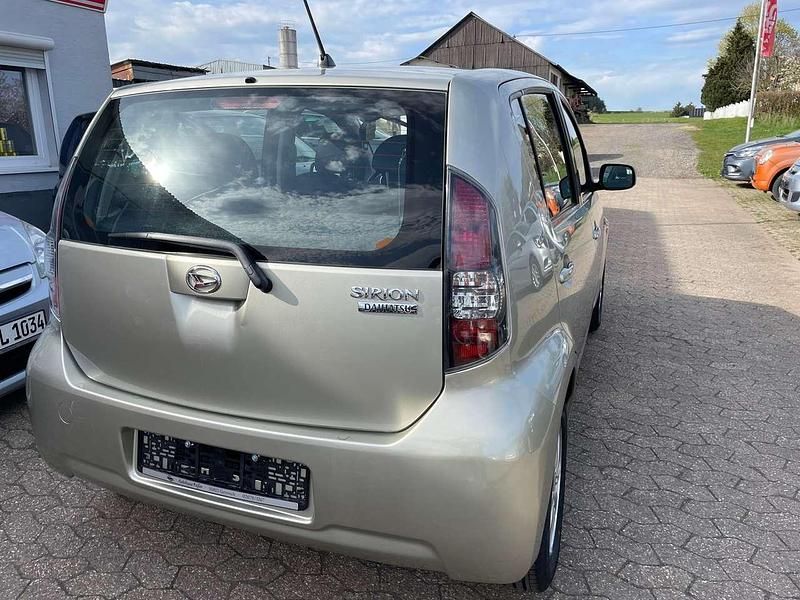 Gebraucht Daihatsu Sirion 91 PS (66 kW) 2011 Champagner perleffekt Kleinwagen