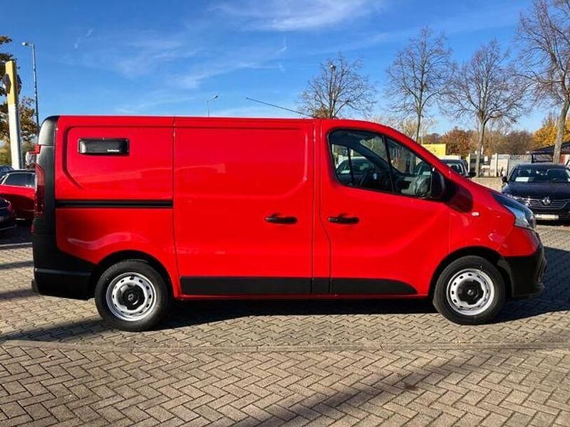 Gebraucht Renault Trafic Komfort 125 PS (91 kW) 2018 Rot Van / Kleinbus