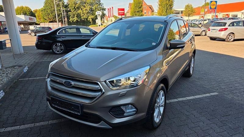 Grau Gebraucht 2019 Ford Kuga Titanium SUV | 13.500 € (Guter Preis) - Bild 1/4
