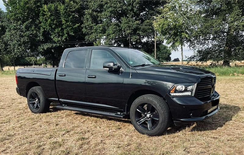Schwarz Gebraucht 2017 Dodge Ram Abholung | 38.500 € (Fairer Preis) - Bild 1/4