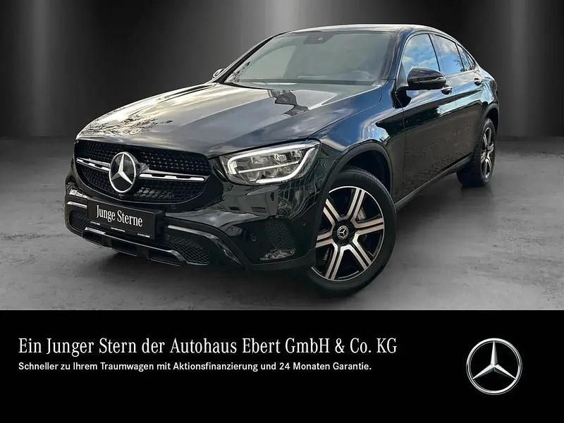 Schwarz Gebraucht 2021 Mercedes GLC300e Night Coupé | 46.880 € (Fairer Preis) - Bild 1/4