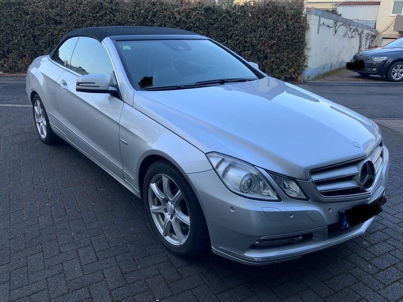 Gebraucht Mercedes E250 Elegance 204 PS (150 kW) 2012 Silber Cabrio