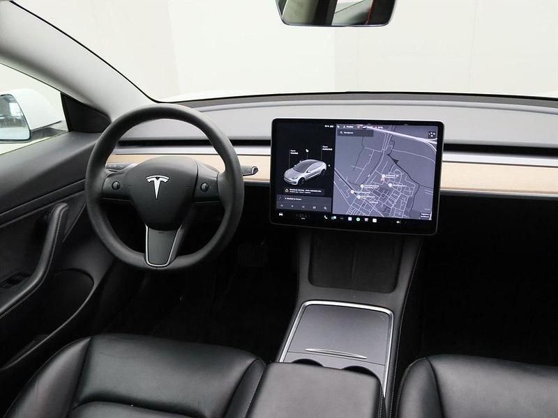 Gebraucht Tesla Model 3 Standard Range 225 kW (306 PS) 2021 Weiß Limousine