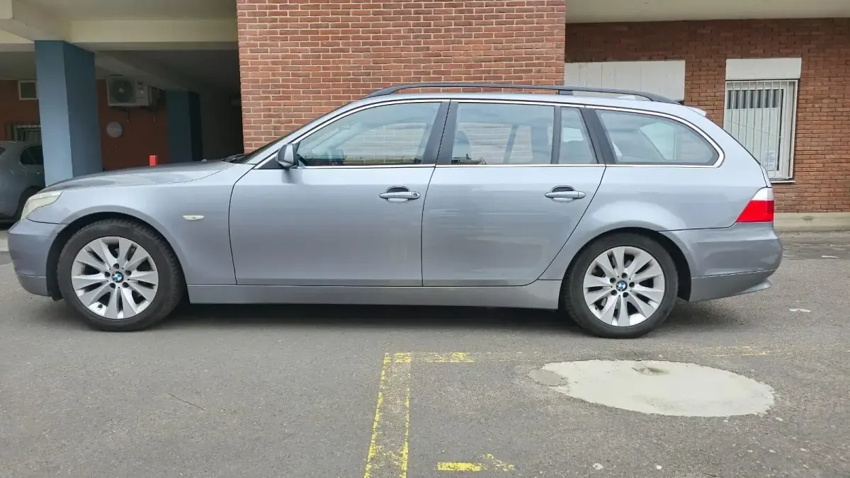 Gebraucht BMW 525 192 PS (141 kW) 2005 Silber Kombi
