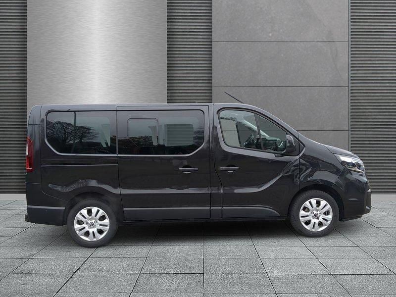 Metallic Gebraucht 2024 Nissan Primastar Tekna Van / Kleinbus | 37.280 € (Etwas zu teuer) - Bild 1/4