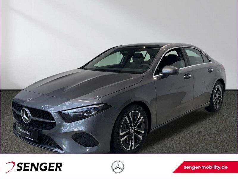 Grau Gebraucht 2025 Mercedes A200 Progressive Limousine | 36.900 € (Teuer) - Bild 1/4