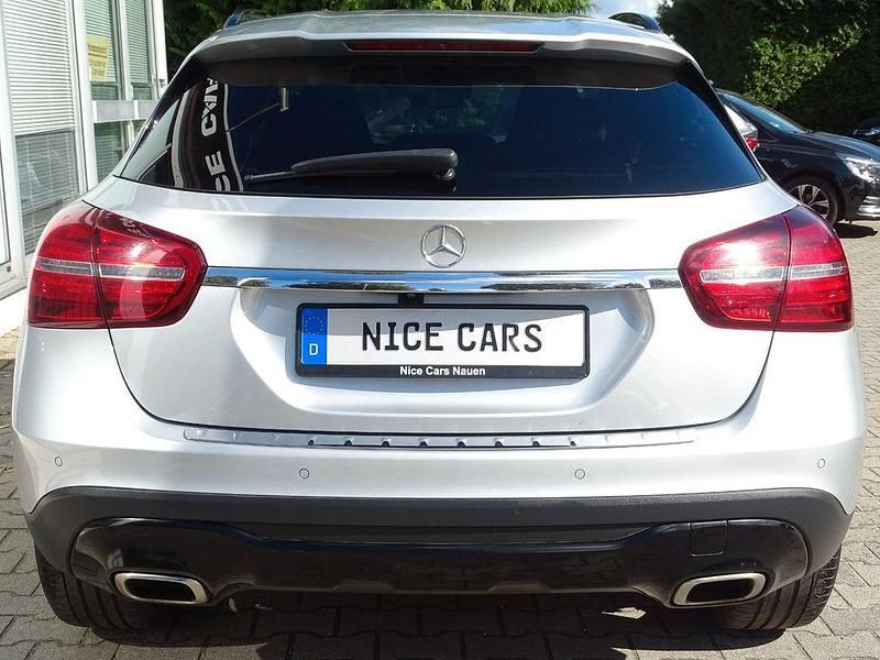 Gebraucht Mercedes GLA200 156 PS (114 kW) 2019 Silber SUV
