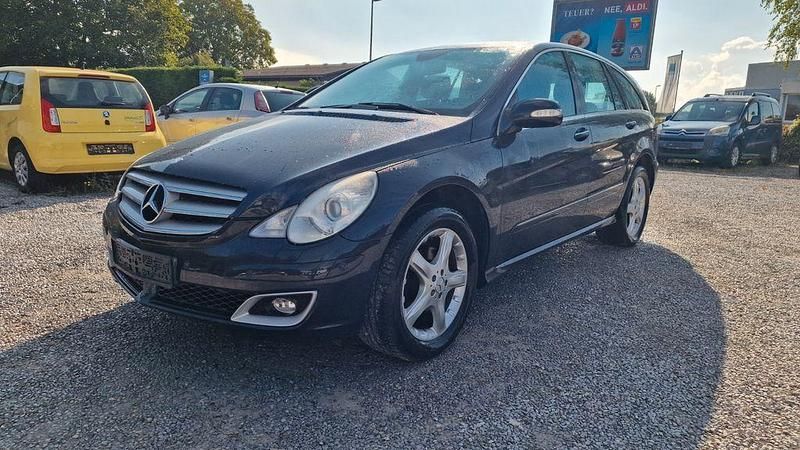 Blau Gebraucht 2007 Mercedes R320 Van / Kleinbus | 7.490 € (Guter Preis) - Bild 1/4