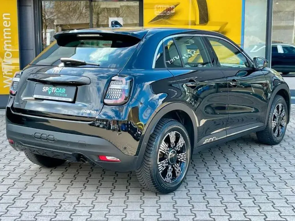 Gebraucht Fiat 600 110 PS (80 kW) 2024 Schwarz SUV