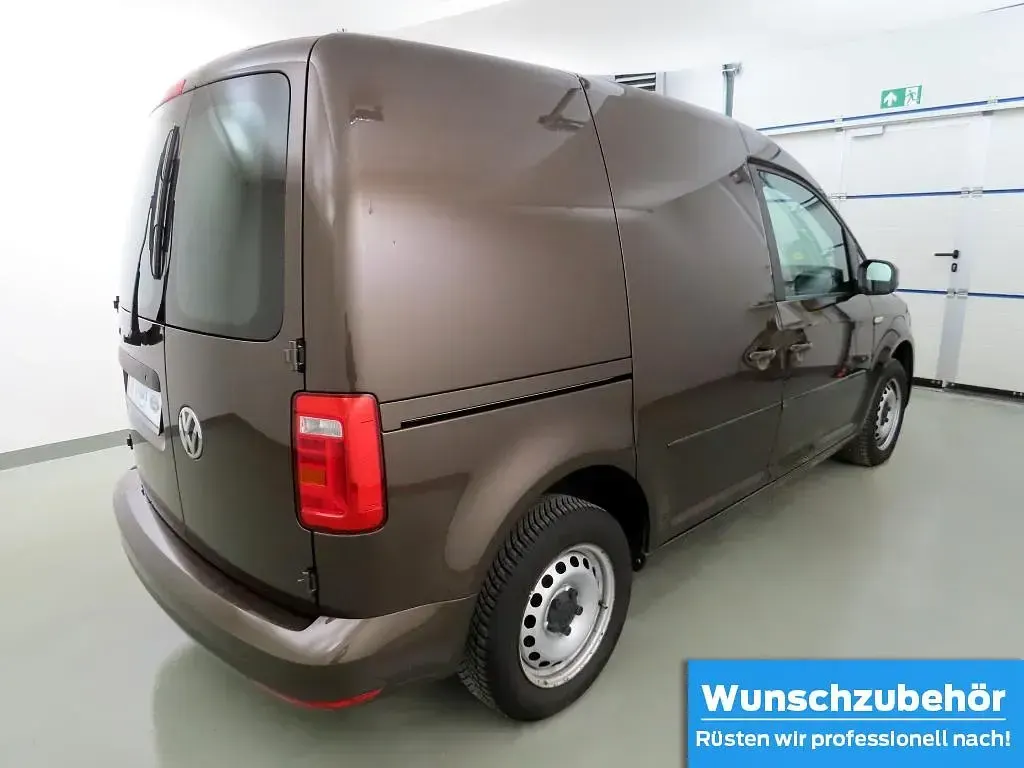 Gebraucht VW Caddy 102 PS (75 kW) 2020 Chestnut brown metallic Van / Kleinbus