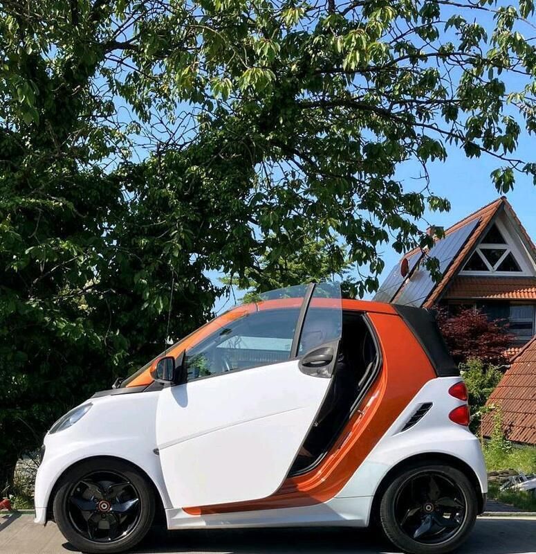 Weiß Gebraucht 2015 Smart ForTwo Cabrio Edition Flashlight Cabrio | 9.900 € (Fairer Preis) - Bild 1/4