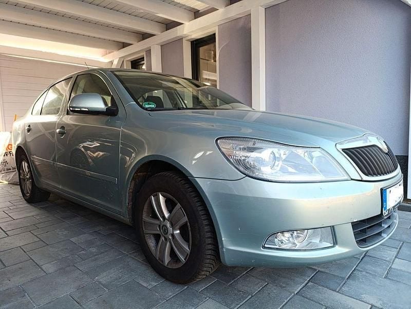 Gebraucht Skoda Octavia Ambiente 80 PS (58 kW) 2009 Grün Limousine