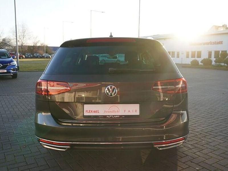 Gebraucht VW Passat Highline 150 PS (110 kW) 2017 Braun Kombi