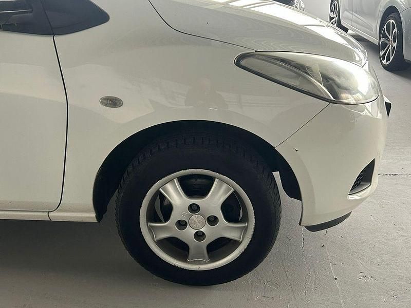 Gebraucht Mazda 2 Impuls 75 PS (55 kW) 2010 Weiß Kleinwagen