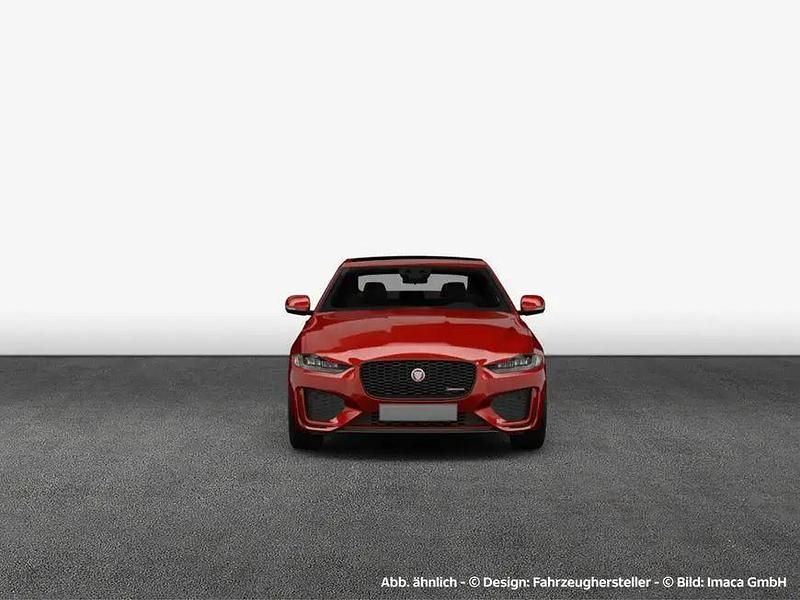 Gebraucht Jaguar XE R-Dynamic 179 PS (131 kW) 2020 Rot Limousine