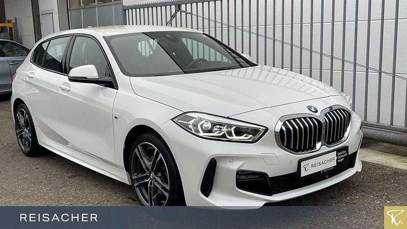 Alpinweiß uni Gebraucht 2023 BMW 118 Efficient Dynamics Kleinwagen | 26.499 € (Fairer Preis) - Bild 1/4