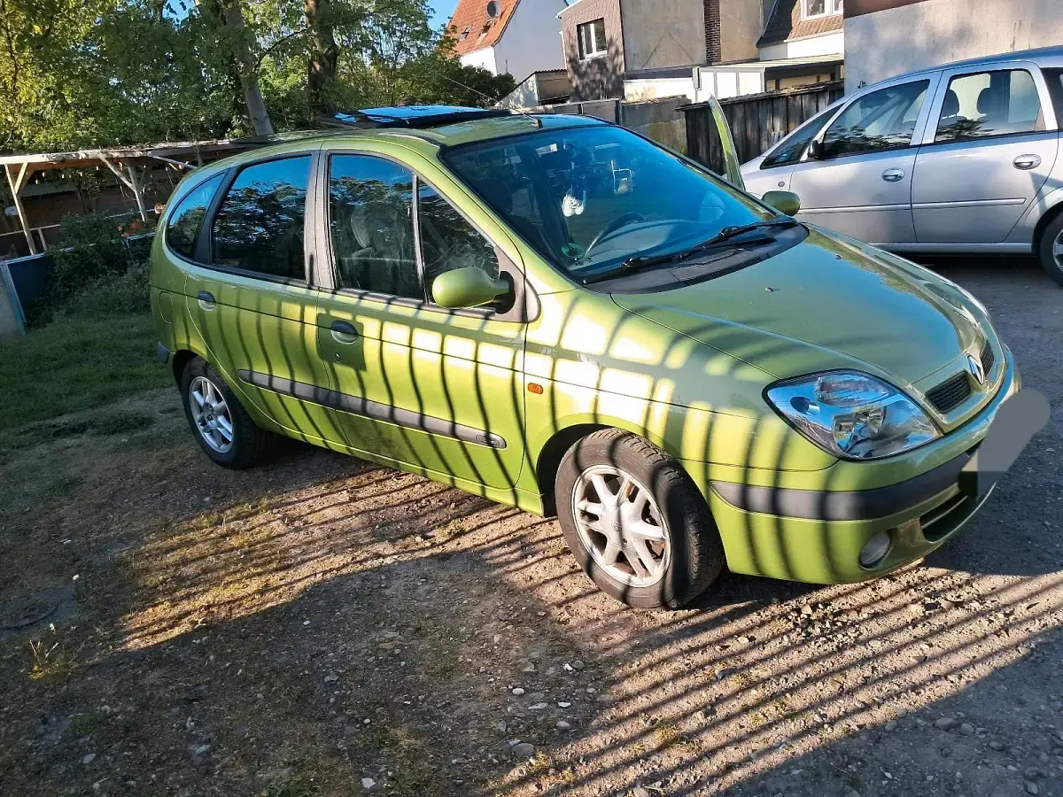 Gebraucht Renault Scénic 107 PS (78 kW) 2000 Grün Van / Kleinbus
