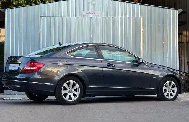 Gebraucht Mercedes C180 156 PS (114 kW) 2011 Grau Coupé