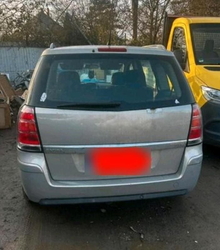 Gebraucht Opel Zafira 150 PS (110 kW) 2006 Silber Van / Kleinbus
