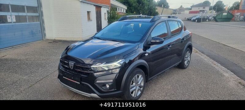 Schwarz Gebraucht 2022 Dacia Sandero Comfort Kleinwagen | 12.990 € (Superpreis) - Bild 1/4
