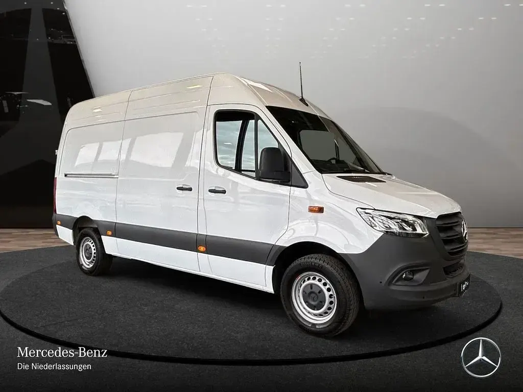 Używany Mercedes Sprinter 170 KM (125 kW) 2024 Biały Van