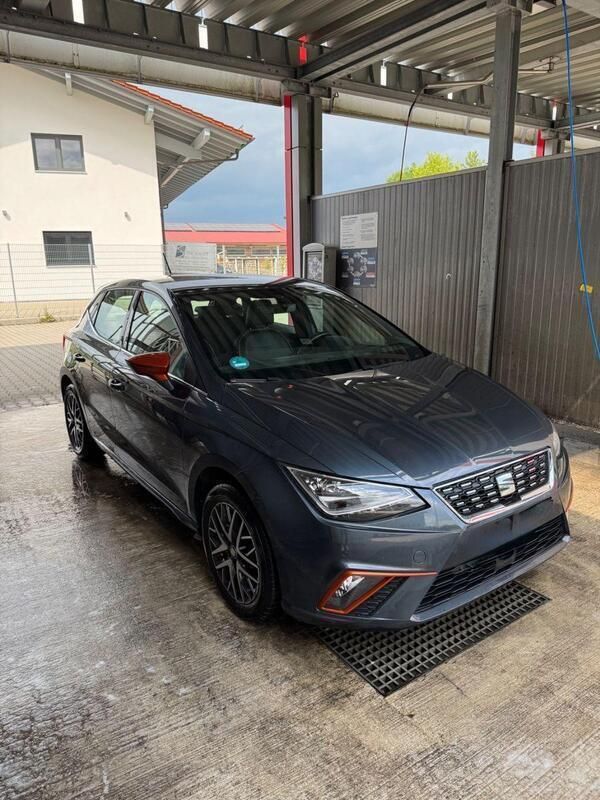 Grau Gebraucht 2018 Seat Ibiza Beats Kleinwagen | 13.300 € (Etwas zu teuer) - Bild 1/4