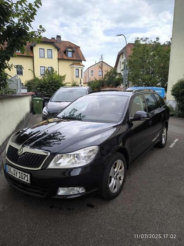 Gebraucht 2009 Skoda Octavia Elegance Kombi | 6.150 € - Bild 1/4