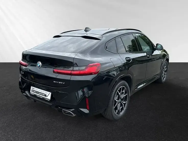 Gebraucht BMW X4 M Sport 286 PS (210 kW) 2025 Saphirschwarz metallic SUV