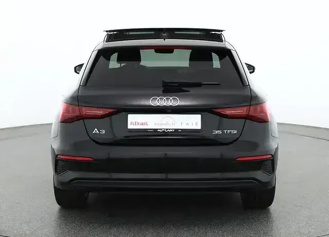 Gebraucht Audi A3 Ambiente 150 PS (110 kW) 2023 Mythosschwarz Limousine