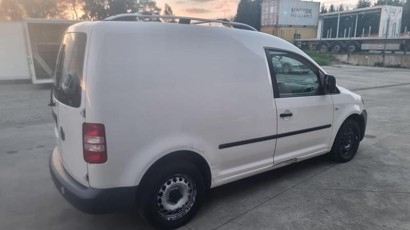 Second-hand VW Caddy 109 CP (80 kW) 2014 Alb Monovolum