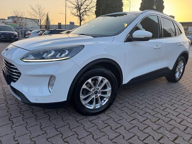 Gebraucht Ford Kuga Titanium 120 PS (88 kW) 2022 Weiß SUV