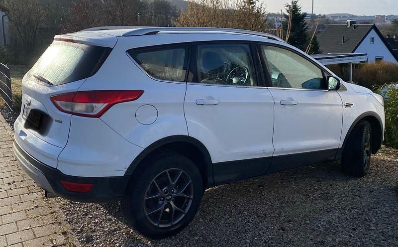 Usado Ford Kuga Individual 150 HP (110 kW) 2014 Branco SUV