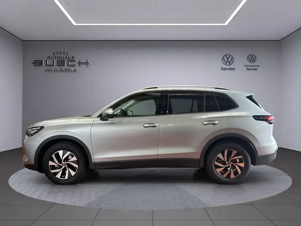 Neu VW Tiguan Life 150 PS (110 kW) 2025 Oyster silber metallic SUV