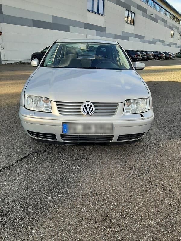 Gebraucht VW Bora 104 PS (76 kW) 2000 Grau Limousine
