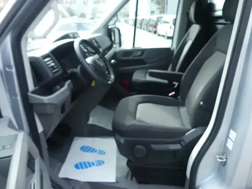 Używany VW Crafter 177 KM (130 kW) 2022 Srebrny Van