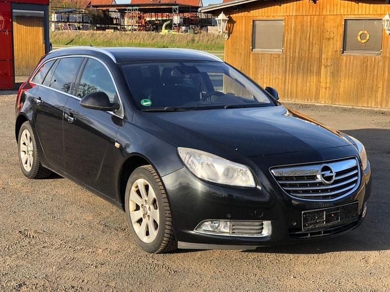 Second-hand Opel Insignia 131 CP (96 kW) 2012 Negru Break
