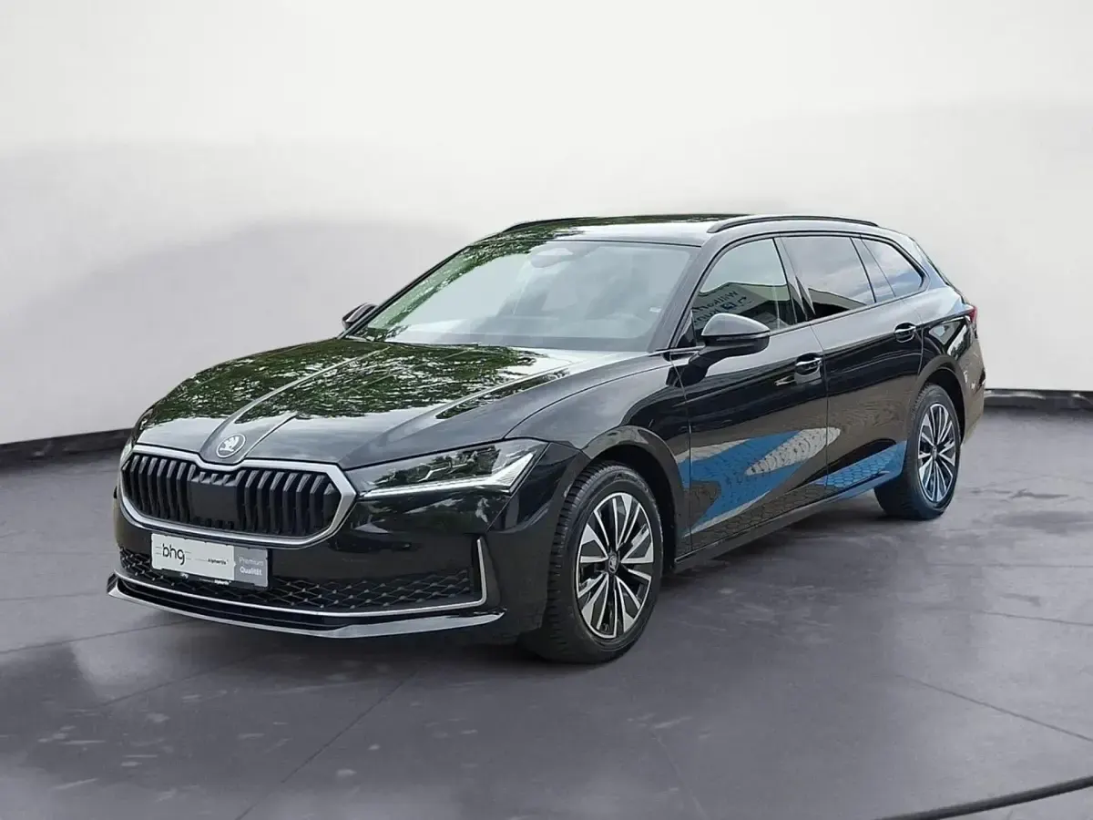 Gebraucht Skoda Superb Selection 150 PS (110 kW) 2025 Schwarz Kombi