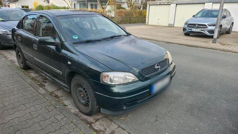 Gebraucht Opel Astra 101 PS (74 kW) 2000 Grün Limousine
