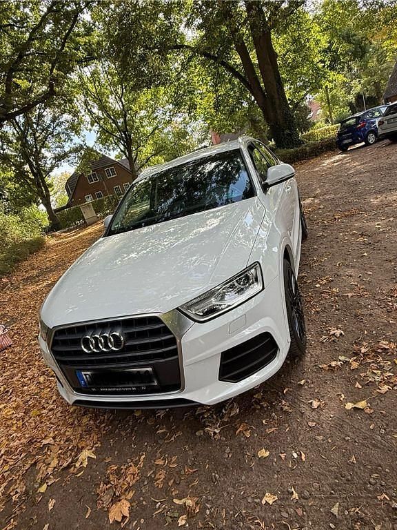 Weiß Gebraucht 2016 Audi Q3 Sport SUV | 16.900 € (Guter Preis) - Bild 1/4