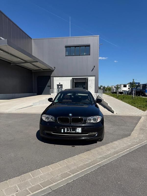 Schwarz Gebraucht 2010 BMW 118 Kleinwagen | 4.999 € (Etwas zu teuer) - Bild 1/4
