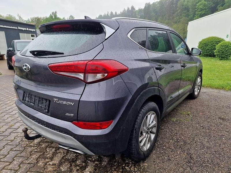 Gebraucht Hyundai Tucson Style 177 PS (130 kW) 2017 Thunder grey / met SUV