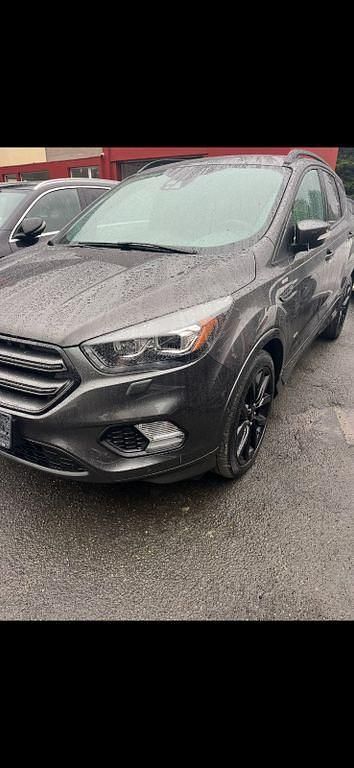 Gebraucht Ford Kuga ST-Line 179 PS (131 kW) 2017 Grau SUV