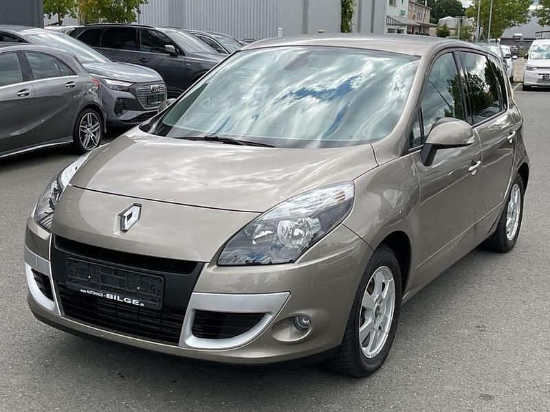 Braun Gebraucht 2009 Renault Scénic III Dynamique Van / Kleinbus | 5.577 € (Fairer Preis) - Bild 1/4
