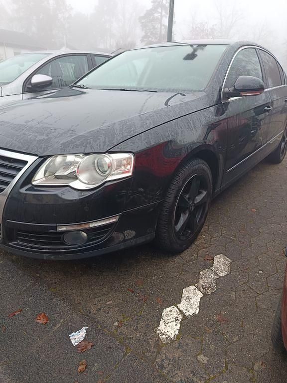Schwarz Gebraucht 2006 VW Passat Trendline Limousine | 2.500 € (Superpreis) - Bild 1/4