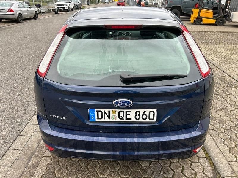 Gebraucht Ford Focus Style 137 PS (100 kW) 2010 Blau Limousine